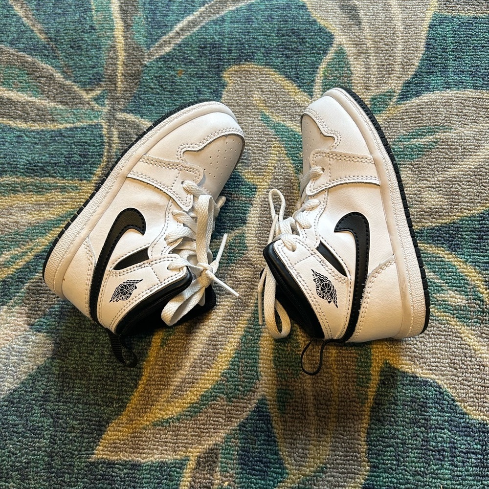 Toddler Jordan 1 Mid Black White Size 8